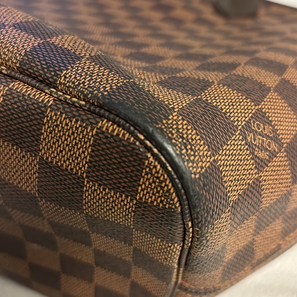 Authentic Louis Vuitton Neverfull NM MM Damier with Pouch - Picture 16 of 17